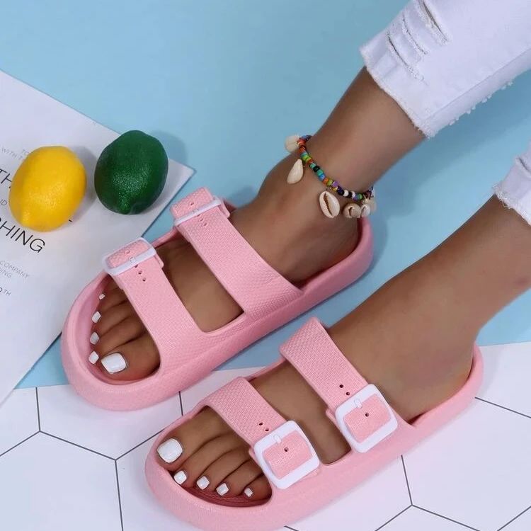 Claquettes femme