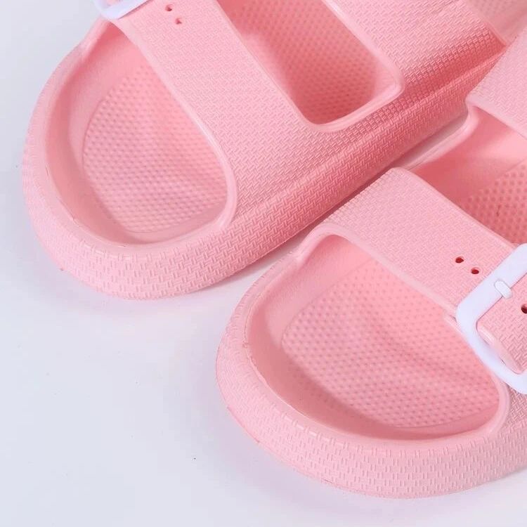 Claquettes femme